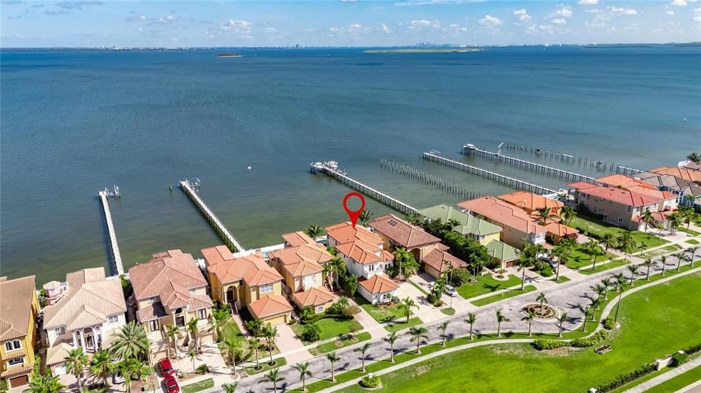 For Sale: $2,795,000 (5 beds, 3 baths, 4176 Square Feet)