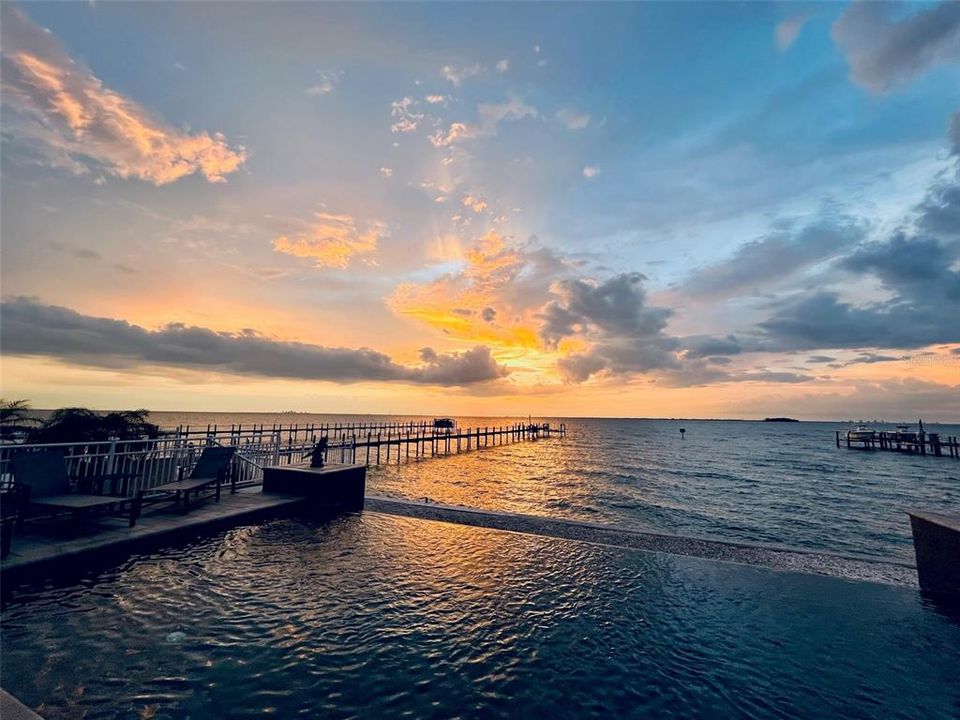 For Sale: $2,795,000 (5 beds, 3 baths, 4176 Square Feet)