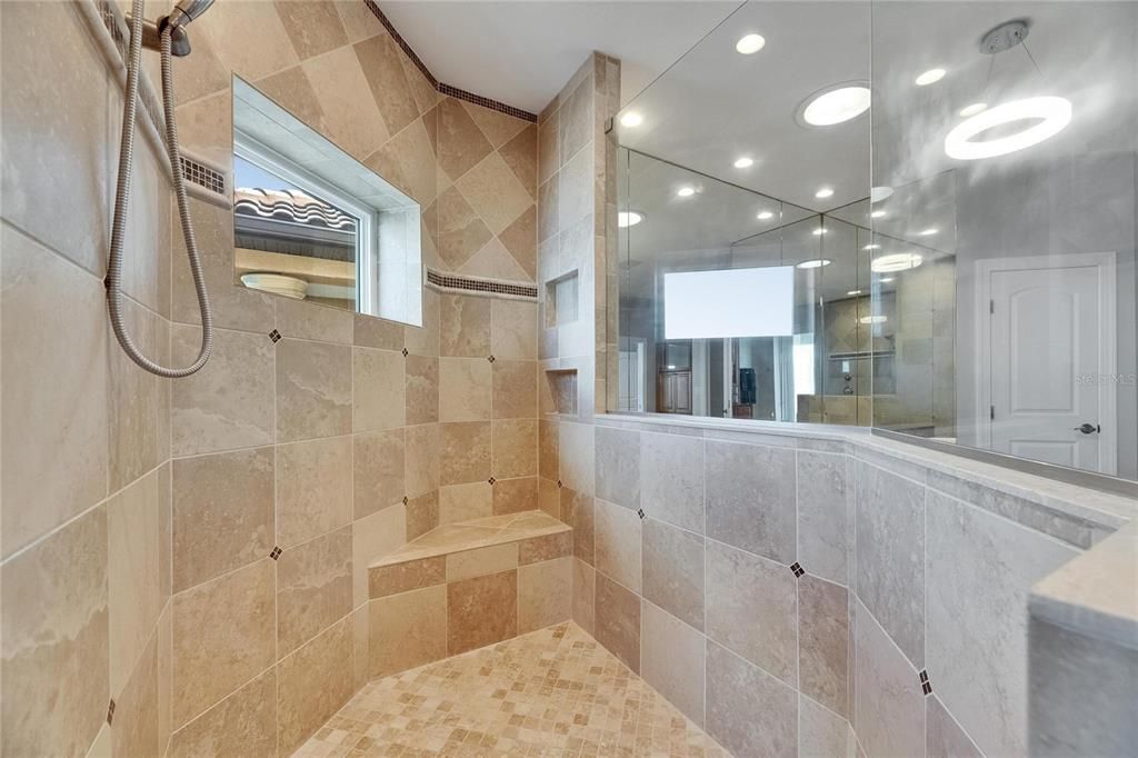 For Sale: $2,795,000 (5 beds, 3 baths, 4176 Square Feet)