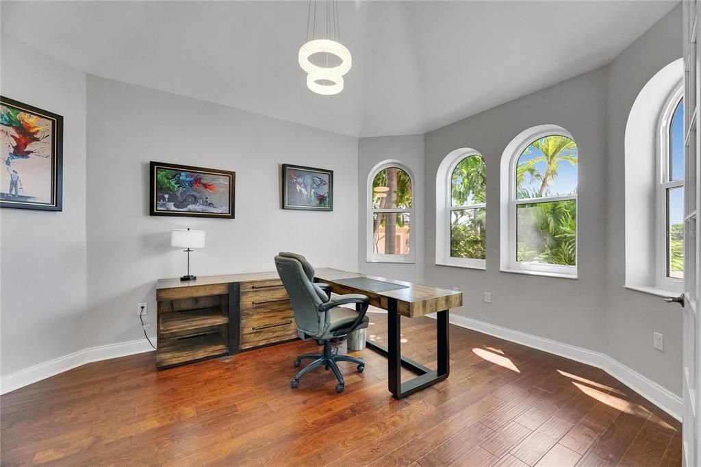 For Sale: $2,795,000 (5 beds, 3 baths, 4176 Square Feet)