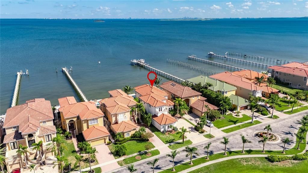 For Sale: $2,795,000 (5 beds, 3 baths, 4176 Square Feet)