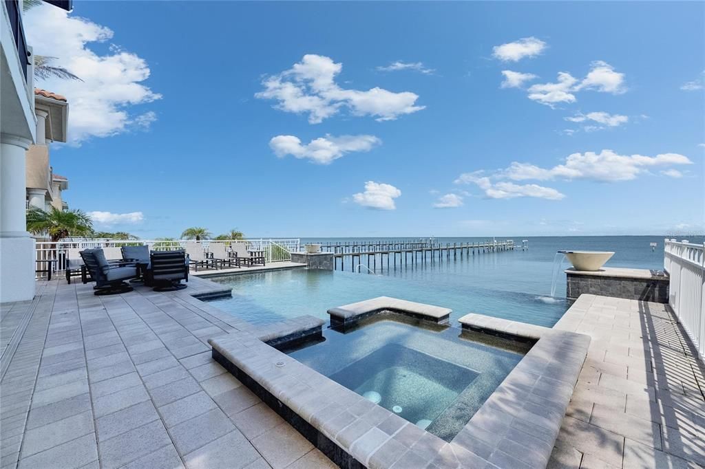 For Sale: $2,795,000 (5 beds, 3 baths, 4176 Square Feet)