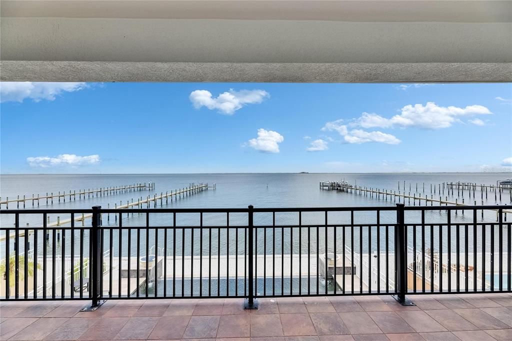 For Sale: $2,795,000 (5 beds, 3 baths, 4176 Square Feet)