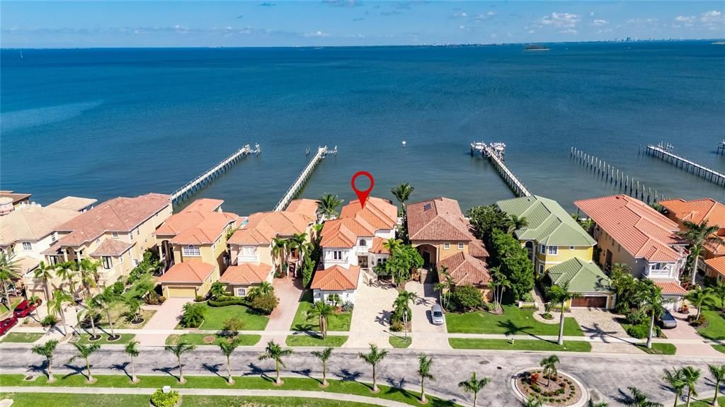 For Sale: $2,795,000 (5 beds, 3 baths, 4176 Square Feet)