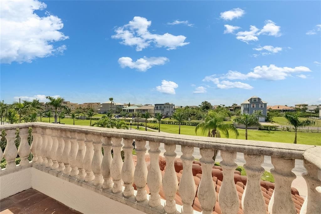 For Sale: $2,795,000 (5 beds, 3 baths, 4176 Square Feet)