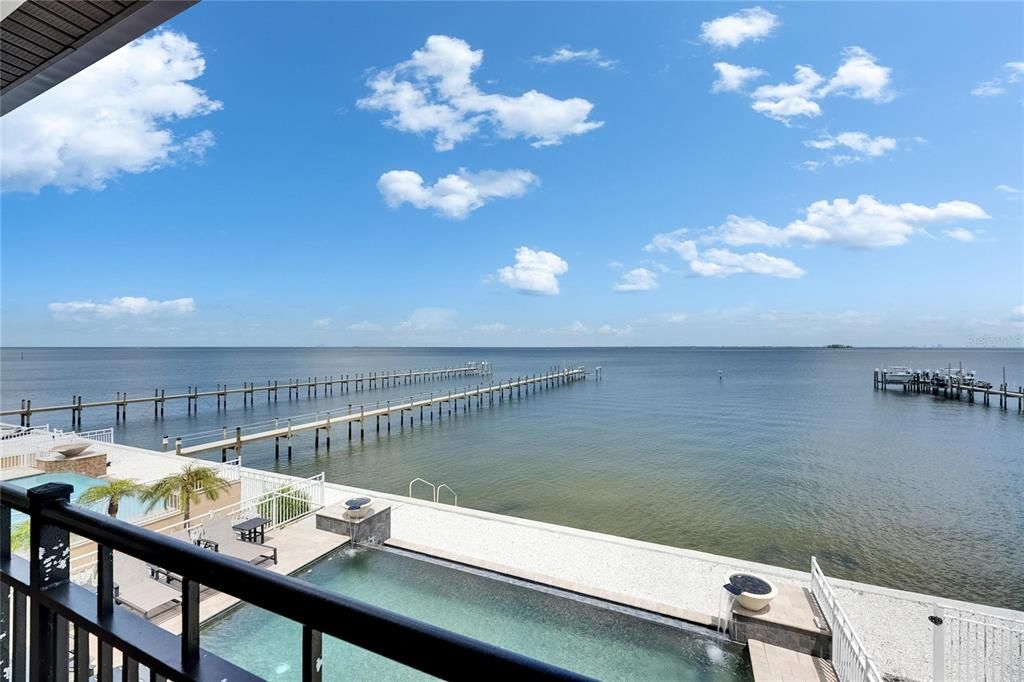 For Sale: $2,795,000 (5 beds, 3 baths, 4176 Square Feet)