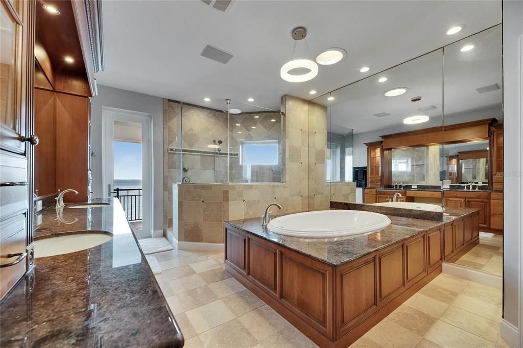 For Sale: $2,795,000 (5 beds, 3 baths, 4176 Square Feet)