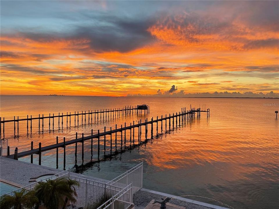 For Sale: $2,795,000 (5 beds, 3 baths, 4176 Square Feet)