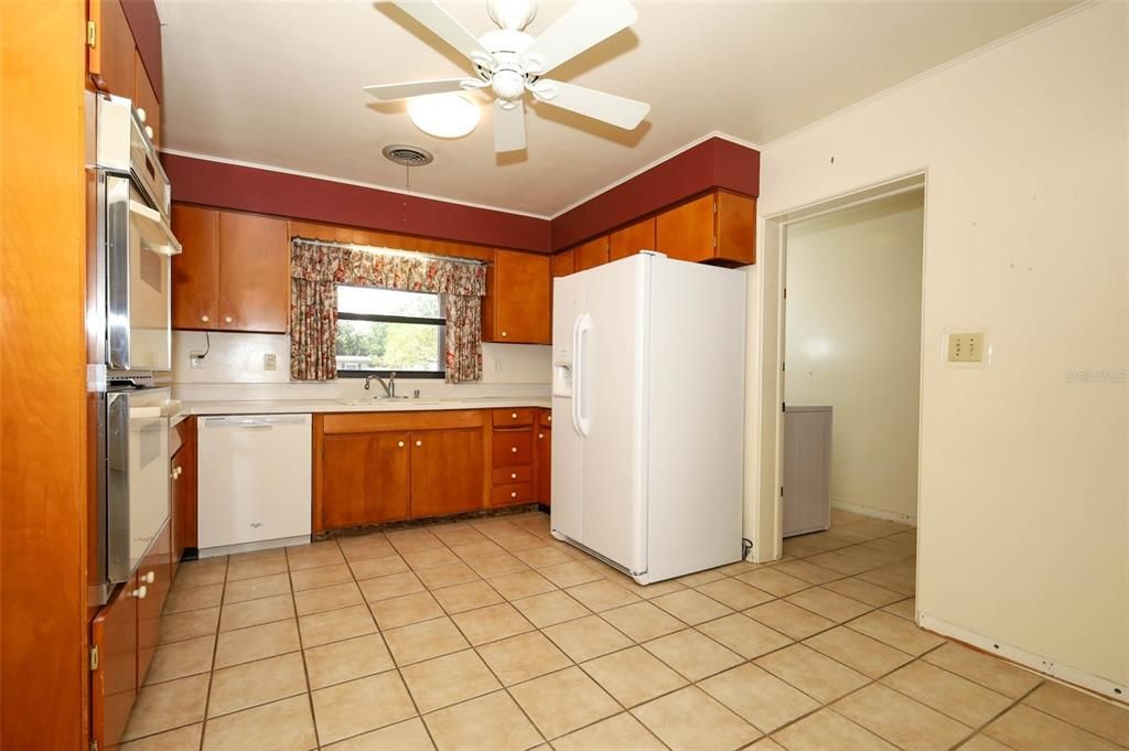 待售: $620,000 (4 贝兹, 2 浴室, 2015 平方英尺)