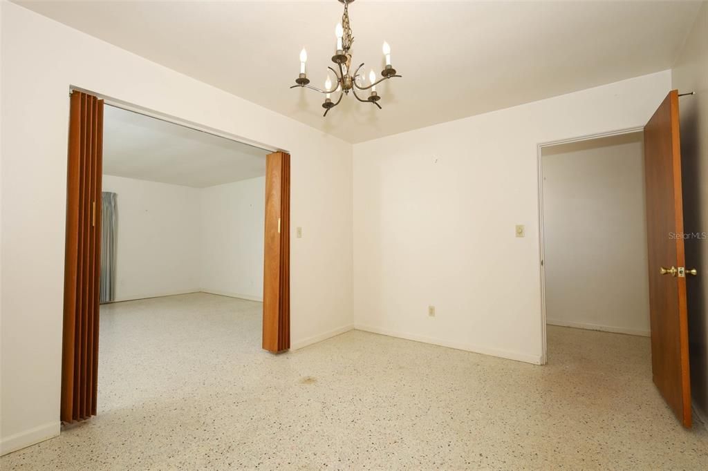 待售: $620,000 (4 贝兹, 2 浴室, 2015 平方英尺)