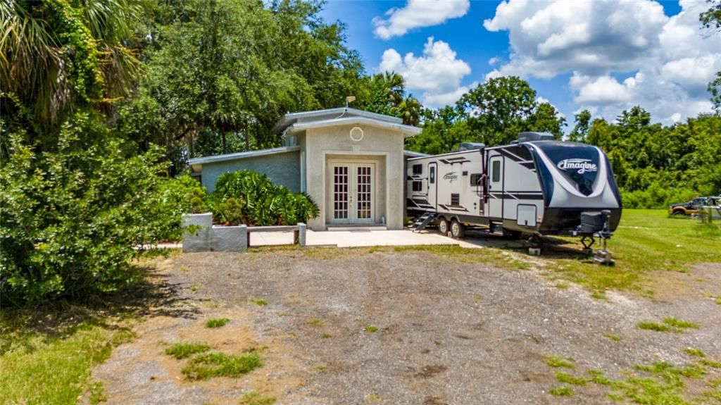 For Sale: $795,900 (3 beds, 4 baths, 1200 Square Feet)