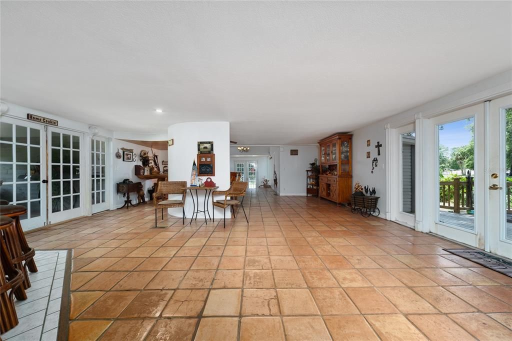 For Sale: $795,900 (3 beds, 4 baths, 1200 Square Feet)