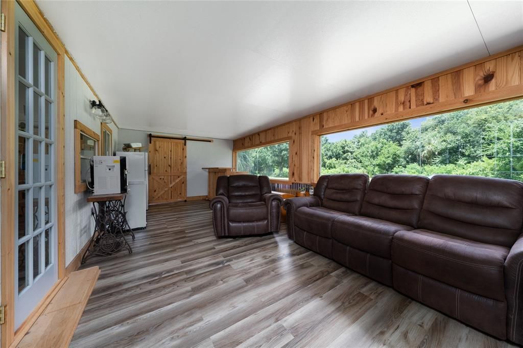 For Sale: $795,900 (3 beds, 4 baths, 1200 Square Feet)