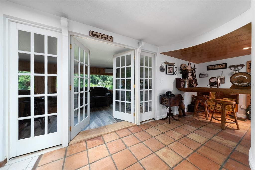 For Sale: $795,900 (3 beds, 4 baths, 1200 Square Feet)