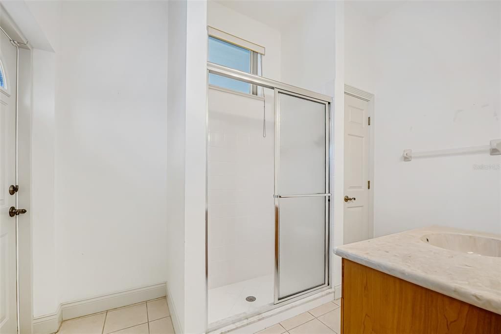 Activo con contrato: $615,000 (4 camas, 3 baños, 2820 Pies cuadrados)