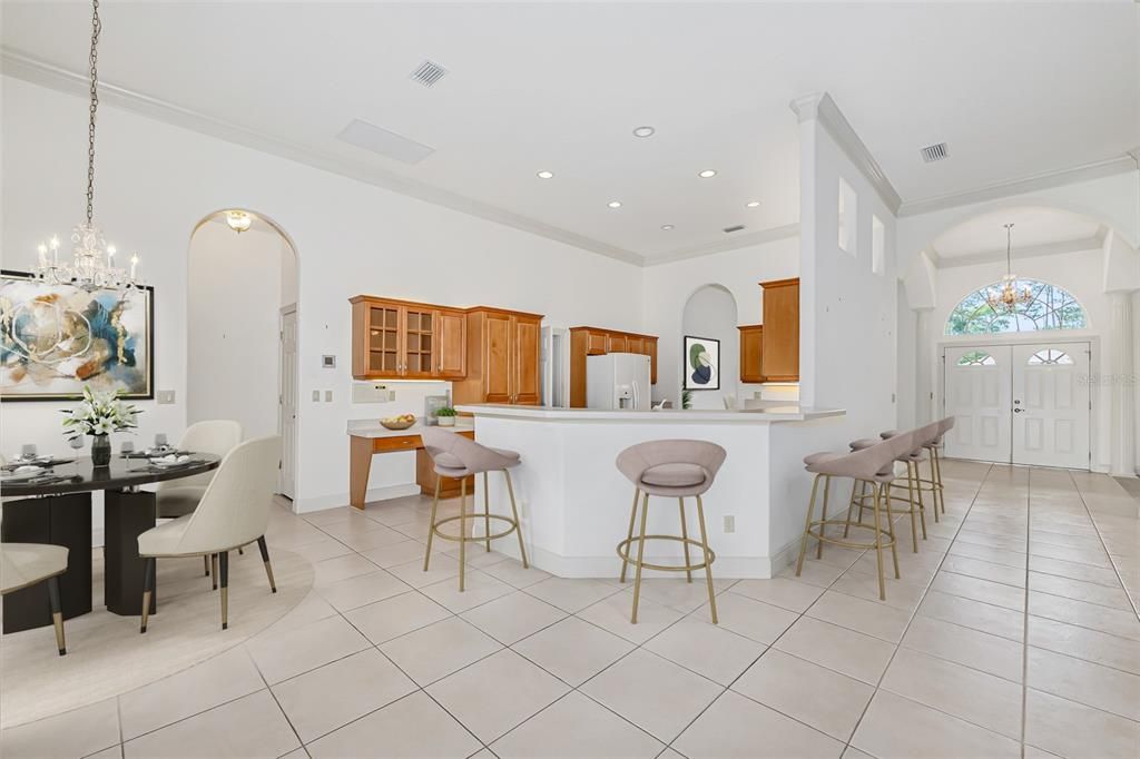 Activo con contrato: $615,000 (4 camas, 3 baños, 2820 Pies cuadrados)