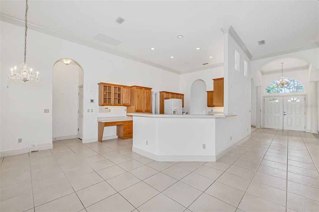 Activo con contrato: $615,000 (4 camas, 3 baños, 2820 Pies cuadrados)