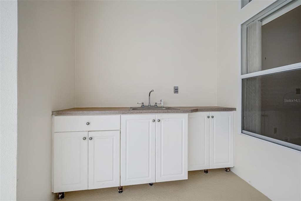 Activo con contrato: $615,000 (4 camas, 3 baños, 2820 Pies cuadrados)