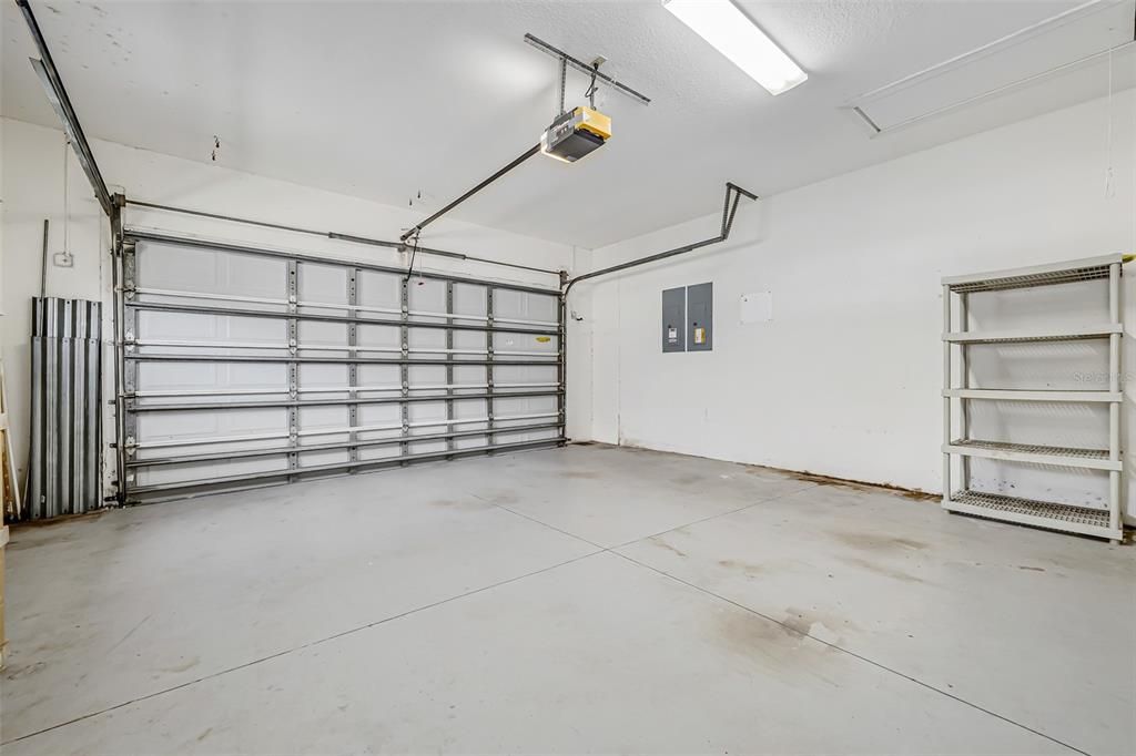 Activo con contrato: $615,000 (4 camas, 3 baños, 2820 Pies cuadrados)