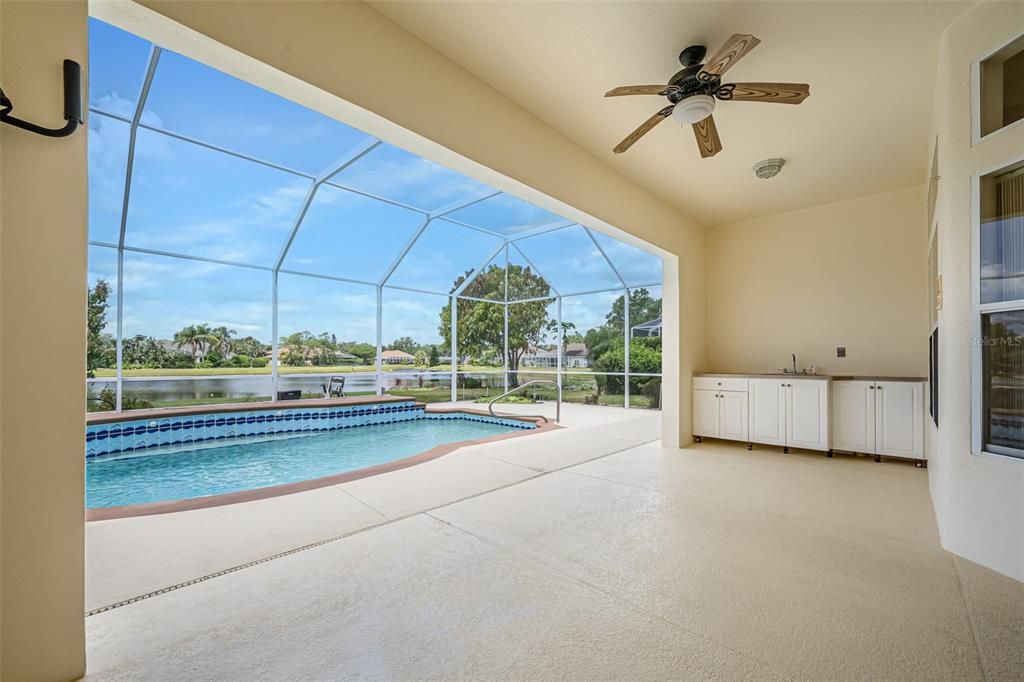 Activo con contrato: $615,000 (4 camas, 3 baños, 2820 Pies cuadrados)