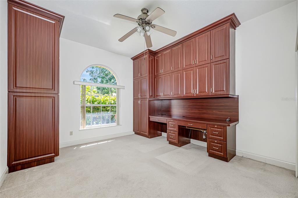 Activo con contrato: $615,000 (4 camas, 3 baños, 2820 Pies cuadrados)