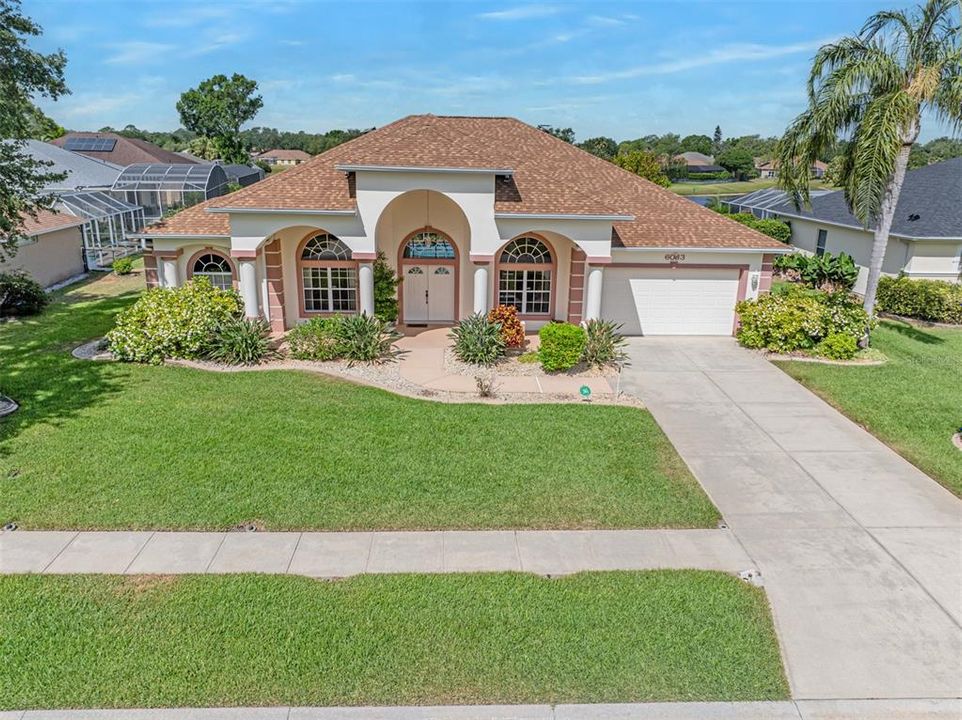 Activo con contrato: $615,000 (4 camas, 3 baños, 2820 Pies cuadrados)