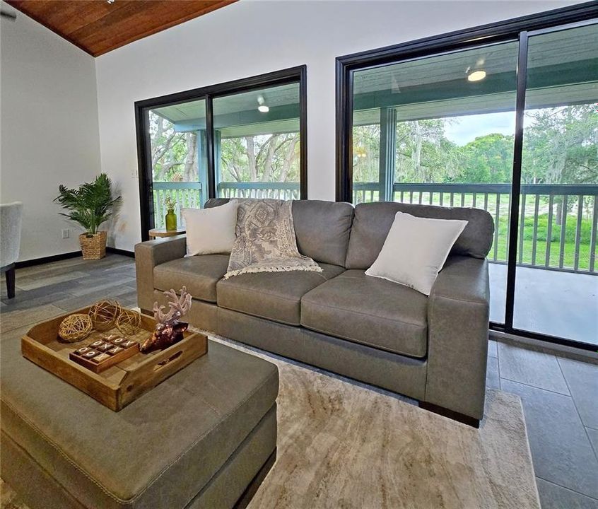 For Sale: $120,000 (1 beds, 1 baths, 974 Square Feet)