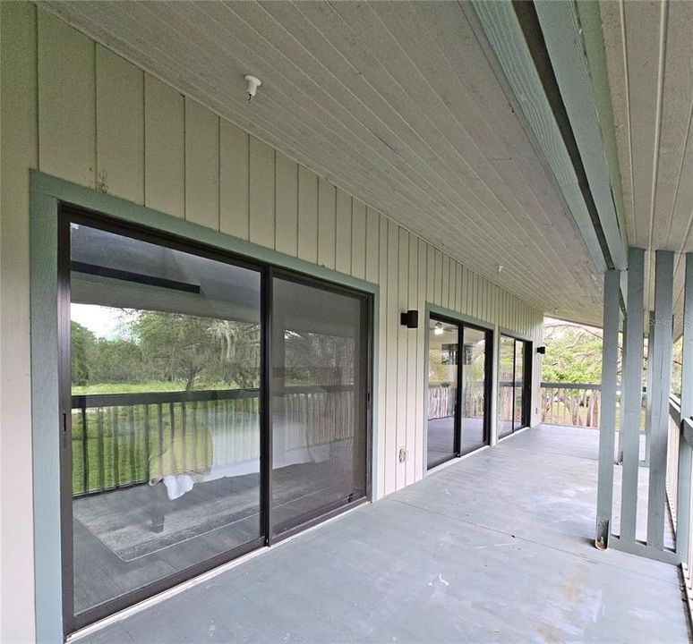 For Sale: $120,000 (1 beds, 1 baths, 974 Square Feet)