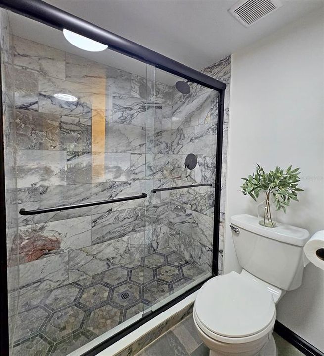 For Sale: $120,000 (1 beds, 1 baths, 974 Square Feet)