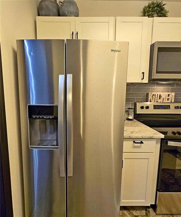 For Sale: $120,000 (1 beds, 1 baths, 974 Square Feet)