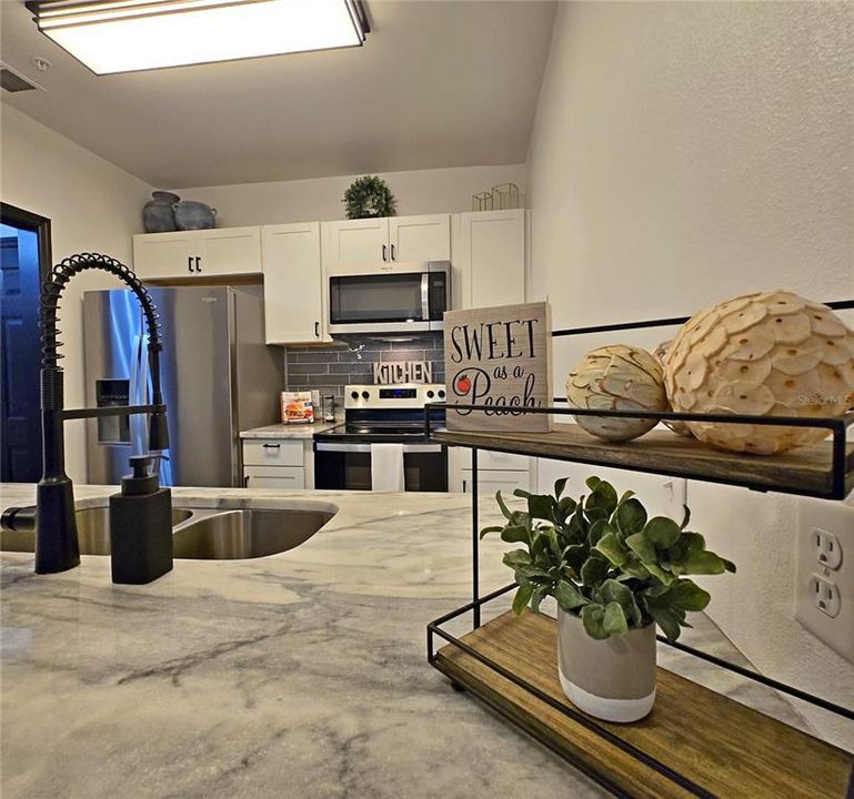 For Sale: $120,000 (1 beds, 1 baths, 974 Square Feet)