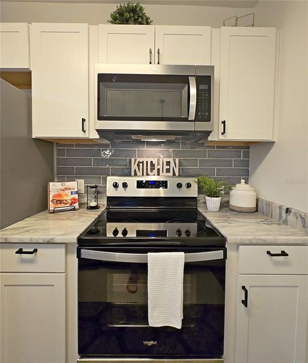 For Sale: $120,000 (1 beds, 1 baths, 974 Square Feet)