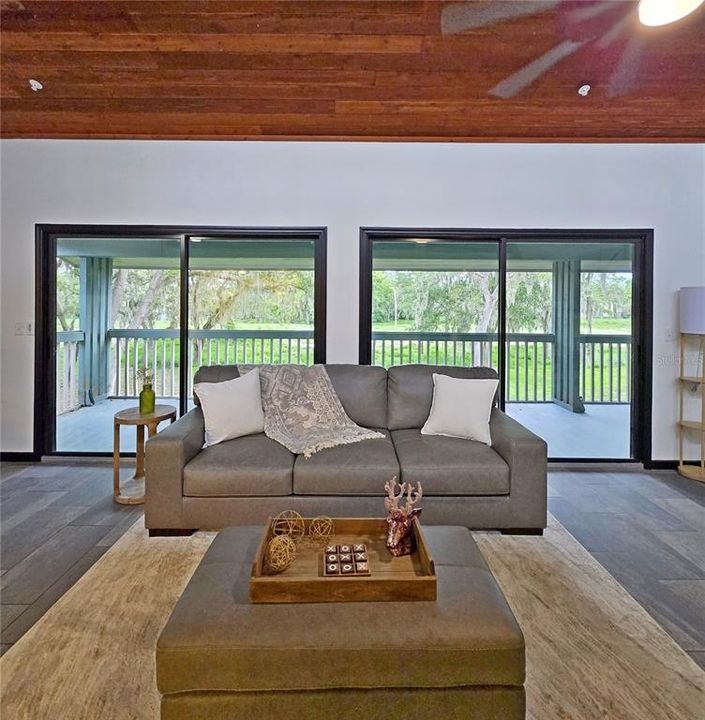 For Sale: $120,000 (1 beds, 1 baths, 974 Square Feet)