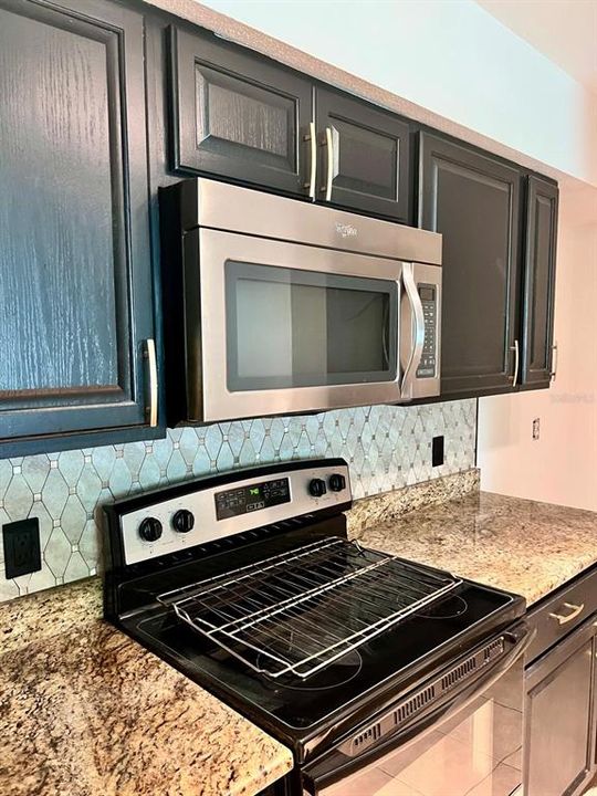 Active With Contract: $130,000 (3 beds, 2 baths, 1274 Square Feet)