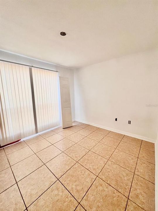 Active With Contract: $130,000 (3 beds, 2 baths, 1274 Square Feet)