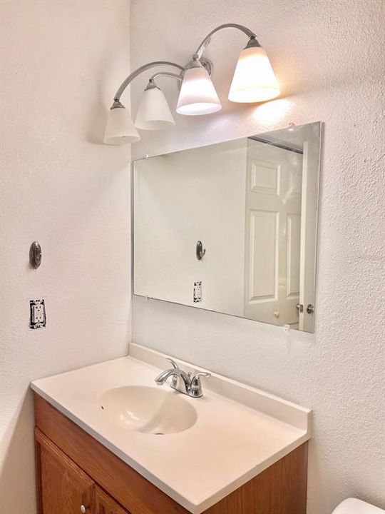 Active With Contract: $130,000 (3 beds, 2 baths, 1274 Square Feet)