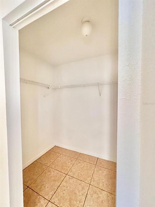 Active With Contract: $130,000 (3 beds, 2 baths, 1274 Square Feet)