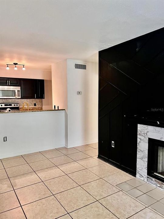 Active With Contract: $130,000 (3 beds, 2 baths, 1274 Square Feet)