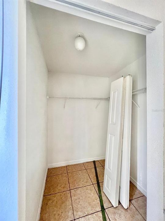 Active With Contract: $130,000 (3 beds, 2 baths, 1274 Square Feet)