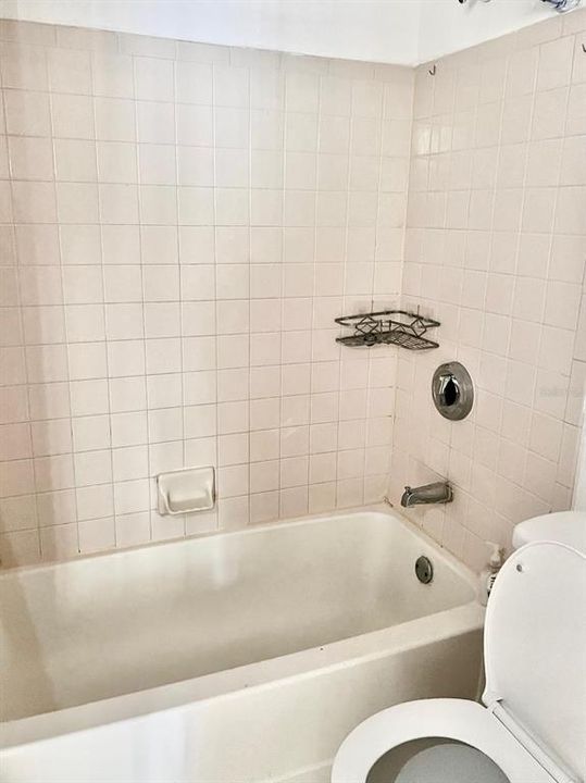 Active With Contract: $130,000 (3 beds, 2 baths, 1274 Square Feet)