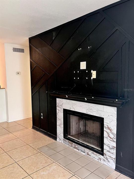 Active With Contract: $130,000 (3 beds, 2 baths, 1274 Square Feet)