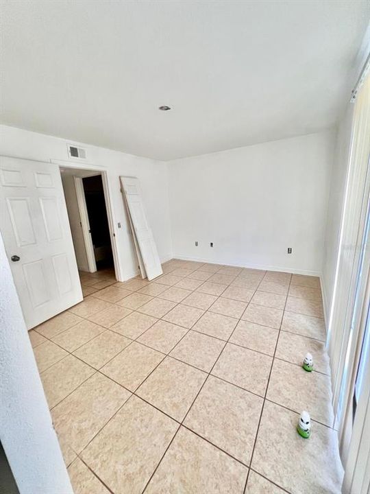 Active With Contract: $130,000 (3 beds, 2 baths, 1274 Square Feet)