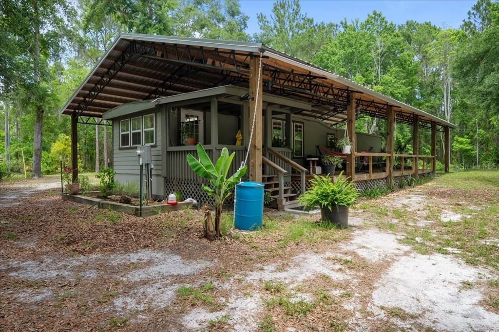 For Sale: $334,900 (2 beds, 1 baths, 720 Square Feet)