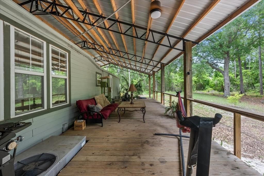 For Sale: $334,900 (2 beds, 1 baths, 720 Square Feet)