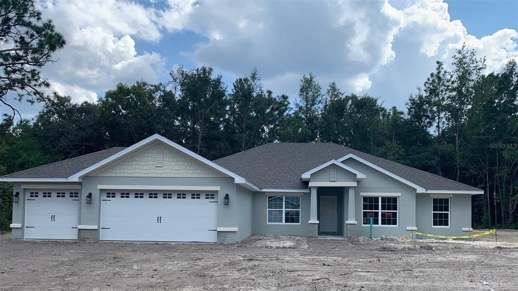 Под контрактом: $448,900 (4 спален, 2 ванн, 2555 Квадратных фут)