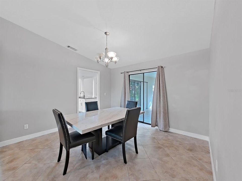 待售: $669,000 (5 贝兹, 2 浴室, 3051 平方英尺)