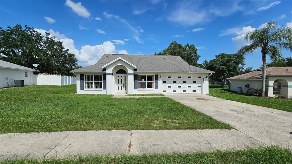 Недавно продано: $210,000 (3 спален, 2 ванн, 1270 Квадратных фут)