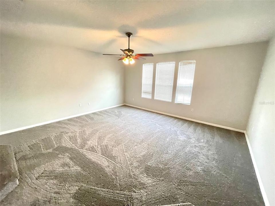 Active With Contract: $2,450 (4 beds, 2 baths, 2523 Square Feet)