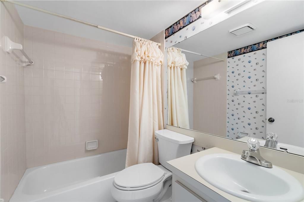 Active With Contract: $150,000 (2 beds, 2 baths, 1024 Square Feet)