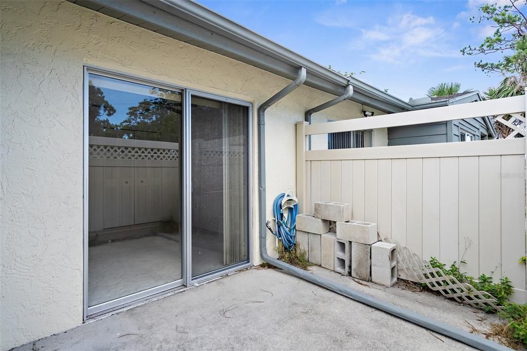 Active With Contract: $150,000 (2 beds, 2 baths, 1024 Square Feet)